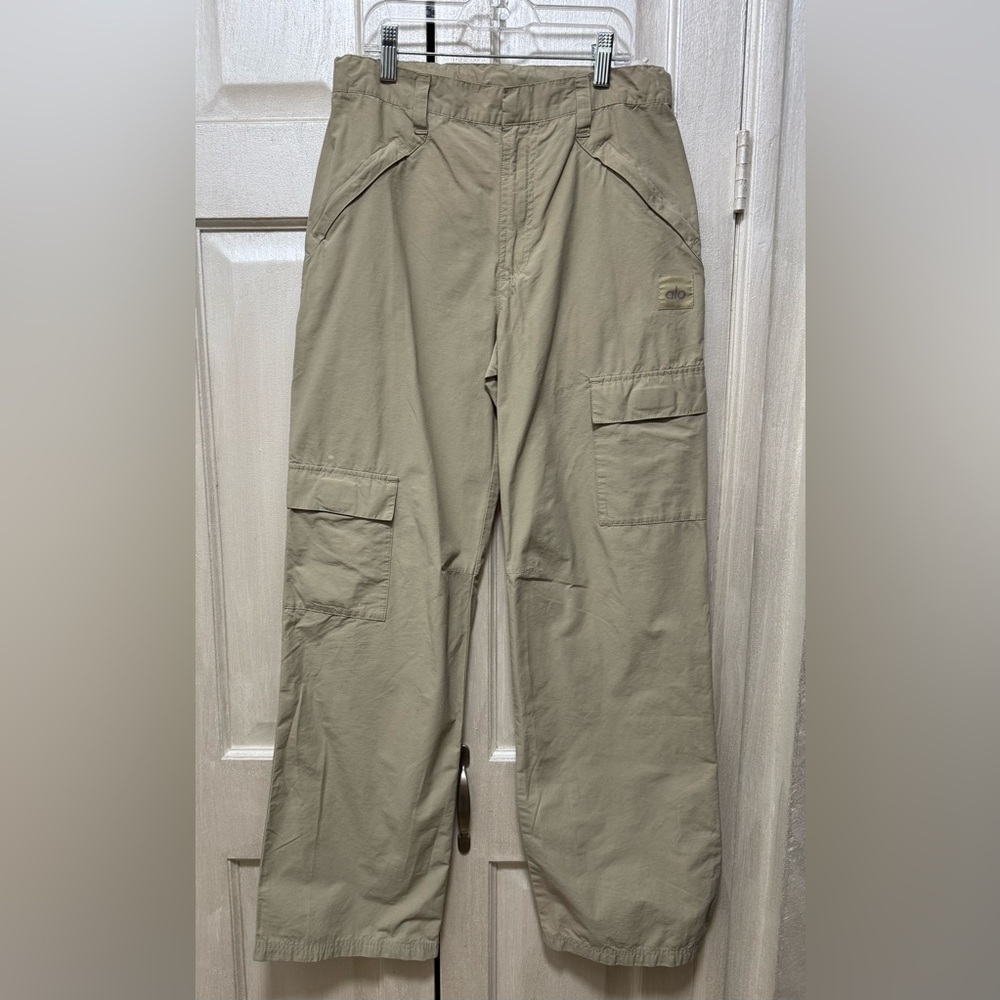 ALO Yoga khaki Cargo Ankle Pants